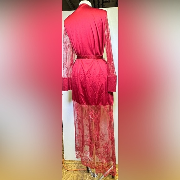 Woman’s Housecoat - Picture 2 of 2